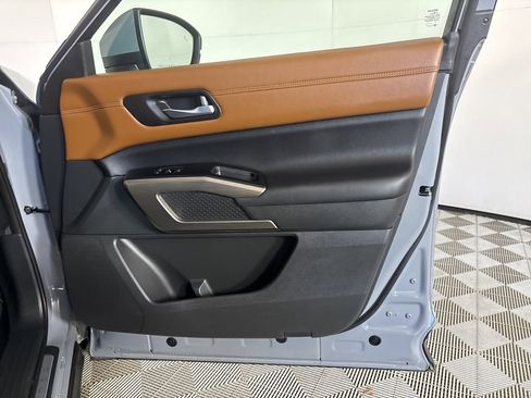 Used 2024 Nissan Pathfinder Platinum w/ Cargo Package image 31