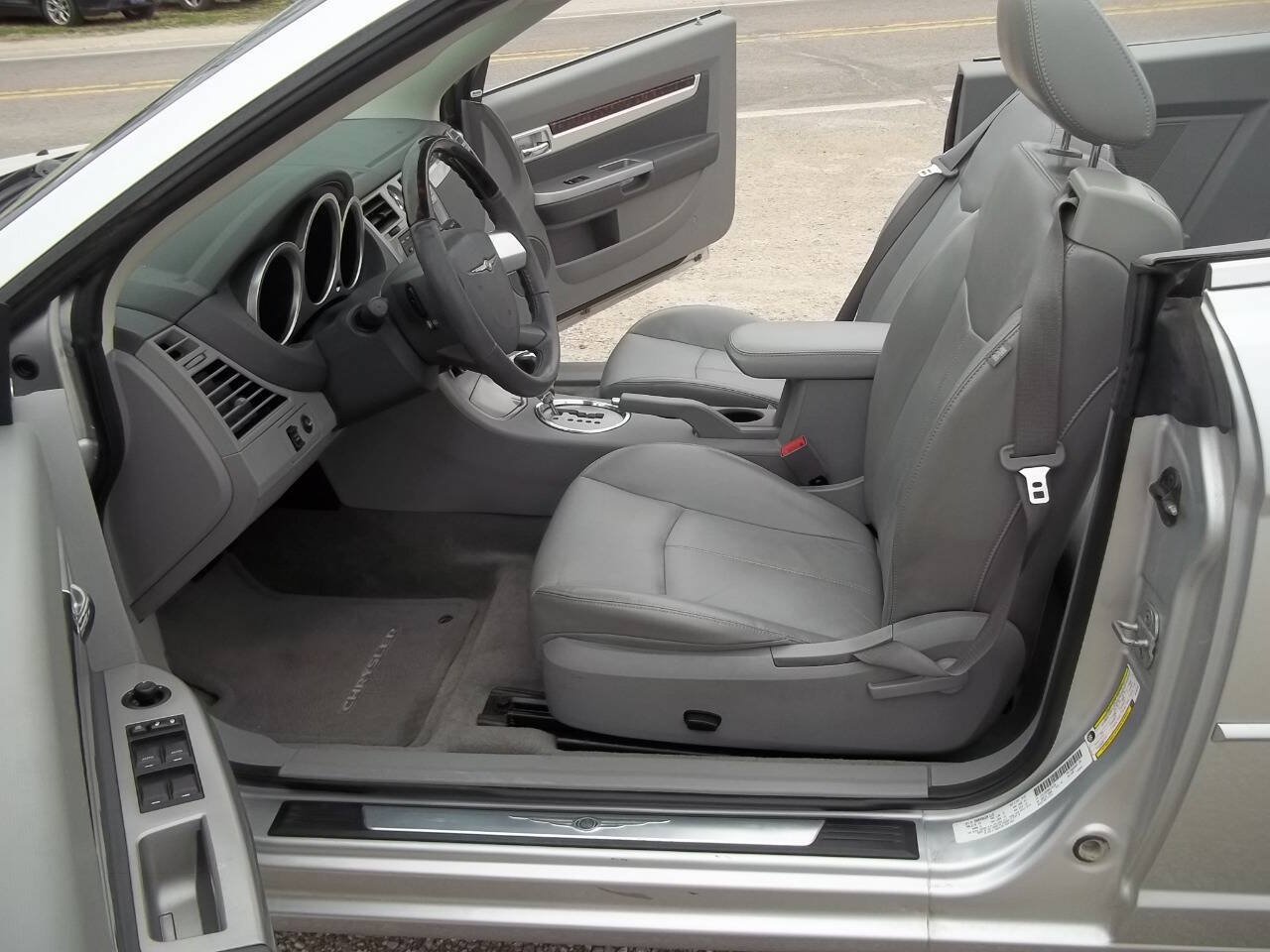 Used 2008 Chrysler Sebring Limited w/ Luxury Group FWD image 16