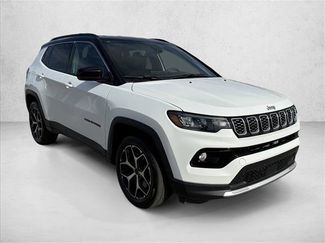 Used 2025 Jeep Compass Limited video 3