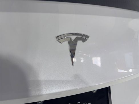 Used 2021 Tesla Model Y Performance image 21