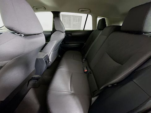 Used 2025 Toyota Corolla Cross LE AWD/4WD image 25