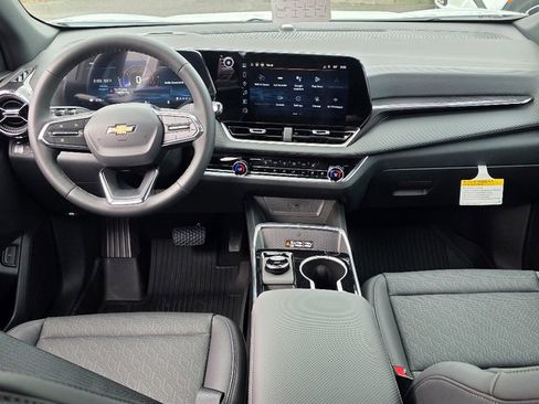 New 2026 Chevrolet Equinox LT w/ Convenience Package II image 2