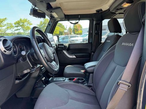 Used 2017 Jeep Wrangler Unlimited Sahara AWD/4WD image 15