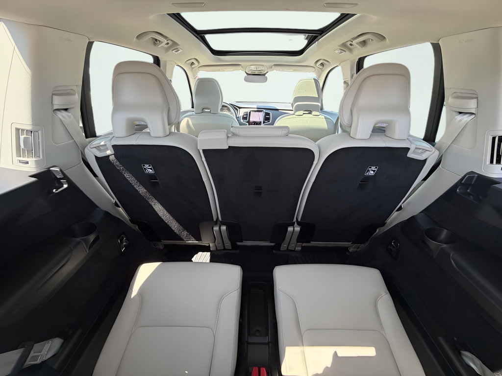 Used 2025 Volvo XC90 B6 Plus w/ Protection Package Premier AWD/4WD image 31
