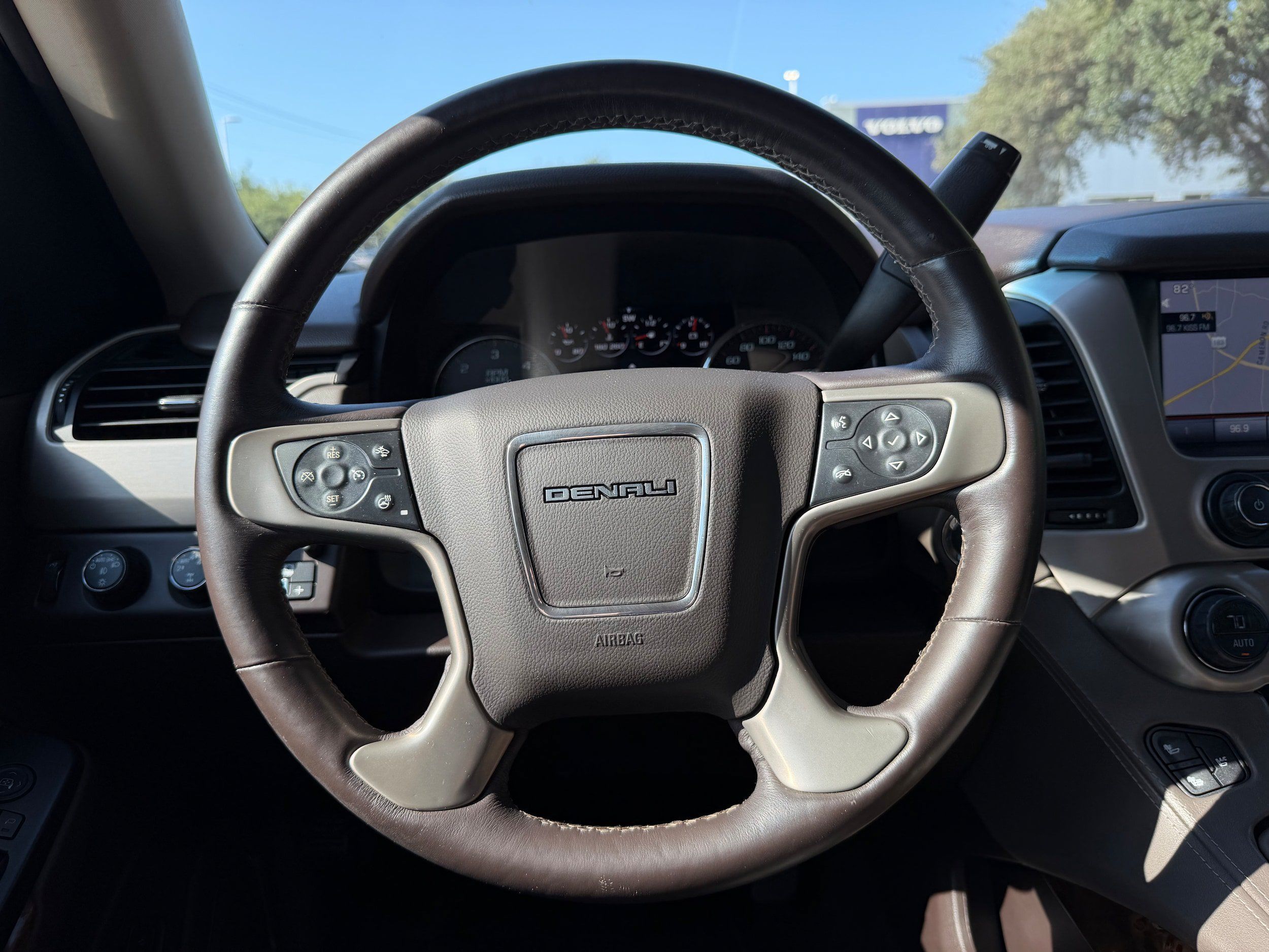 Used 2015 GMC Yukon Denali AWD/4WD image 17