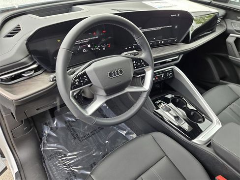 Used 2025 Audi Q5 Premium Plus w/ Premium Plus image 19