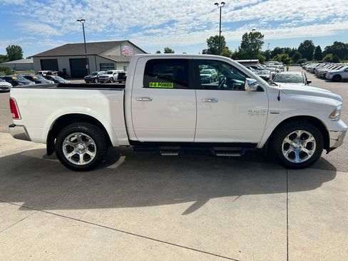 Used 2018 RAM 1500 Laramie w/ Convenience Group AWD/4WD image 4