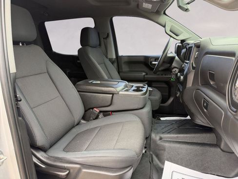 Used 2019 Chevrolet Silverado 1500 Custom w/ Custom Value Package image 15