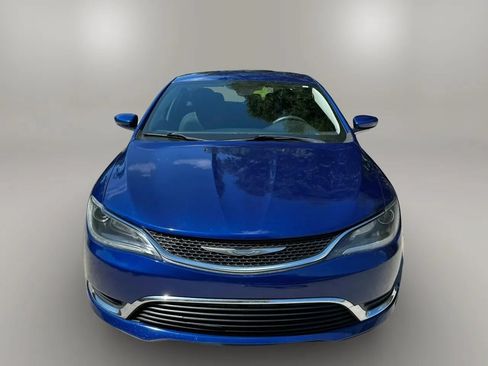 Used 2016 Chrysler 200 Limited FWD image 2