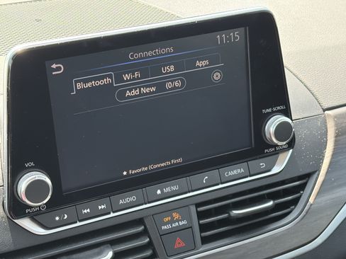Used 2024 Nissan Altima 2.5 SV FWD image 18