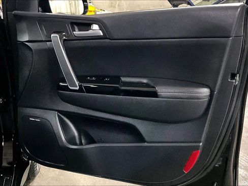 Used 2021 Kia Sportage EX w/ EX Technology Package image 22