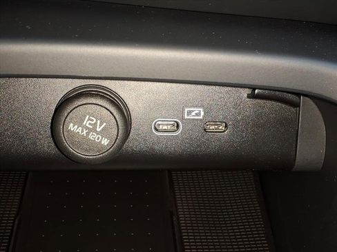 New 2026 Volvo XC40 B4 Core w/ Climate Package image 20