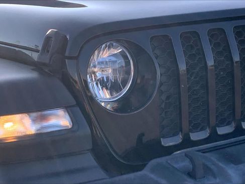 Used 2020 Jeep Gladiator Sport w/ Quick Order Package 24S AWD/4WD image 28