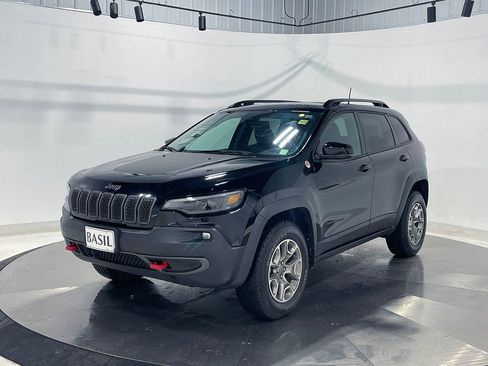 Used 2022 Jeep Cherokee Trailhawk image 8