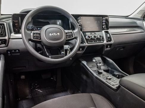 Certified 2023 Kia Sorento LX AWD/4WD image 7