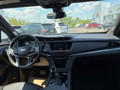 Certified 2024 Cadillac XT5 Premium Luxury FWD image 16
