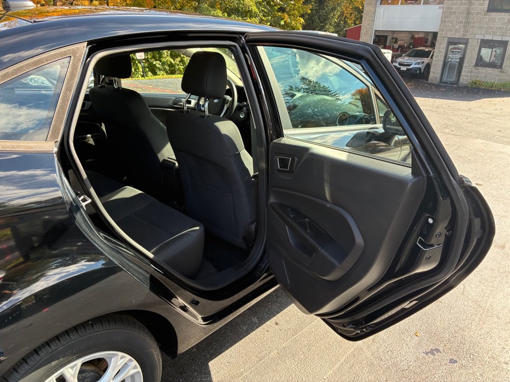 Used 2016 Ford Fiesta SE FWD image 18
