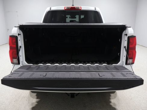 Used 2023 Chevrolet Colorado Z71 w/ Z71 Convenience Package 2 AWD/4WD image 5