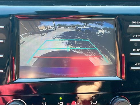 Used 2019 Toyota Camry LE image 13