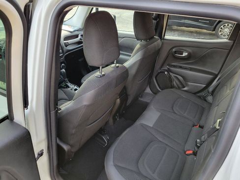 Used 2017 Jeep Renegade Altitude image 6