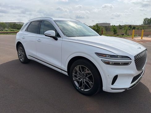 Used 2023 Genesis GV70 2.5T w/ Advanced Package AWD/4WD image 3