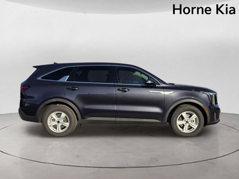 New 2026 Kia Sorento LX FWD image 3