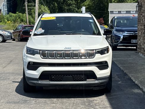 Used 2022 Jeep Compass Latitude w/ Sun and Sound Group AWD/4WD image 8