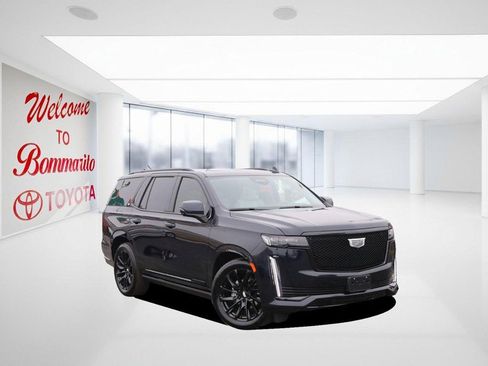 Used 2024 Cadillac Escalade Sport Platinum w/ LPO, ONYX Package image 2