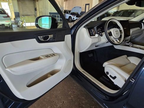 New 2026 Volvo XC60 B5 Ultra w/ Protection Package Premier AWD/4WD image 19