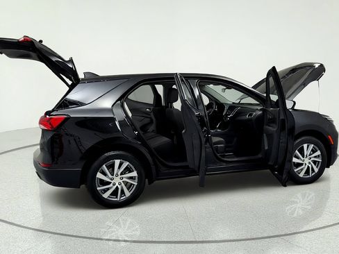 Used 2024 Chevrolet Equinox LT w/ LPO, Floor Liner Package FWD image 13