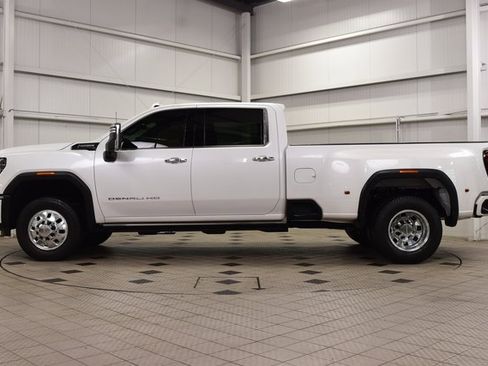 Used 2024 GMC Sierra 3500 Denali Ultimate image 4