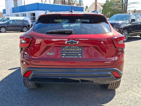 Certified 2024 Chevrolet Trax RS w/ Sunroof Package image 8