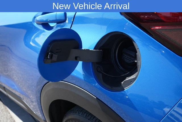 Used 2024 Nissan Kicks SR w/ SR Premium Package FWD image 11