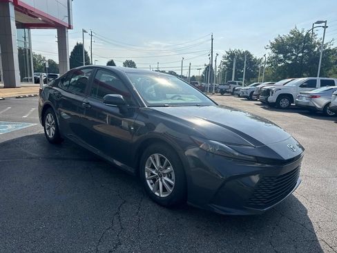 Used 2025 Toyota Camry LE FWD image 7