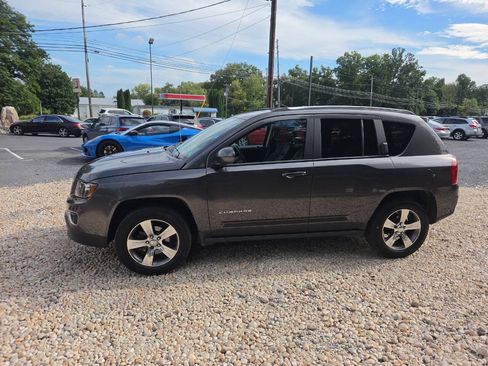 Used 2017 Jeep Compass High Altitude AWD/4WD image 3