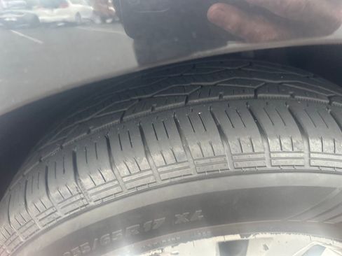 Used 2018 Chrysler Pacifica L FWD image 24