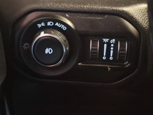 Used 2021 Jeep Wrangler Sport AWD/4WD image 24