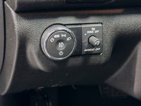 Used 2017 Chevrolet Traverse LT image 9