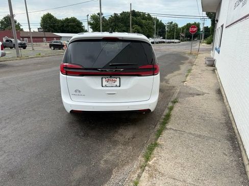 New 2027 Chrysler Pacifica Select w/ Family Tech Group FWD image 4