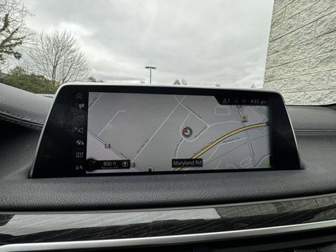 Used 2017 BMW 740i image 32