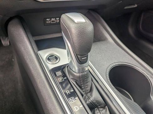 Used 2025 Nissan Altima 2.5 SV FWD image 11