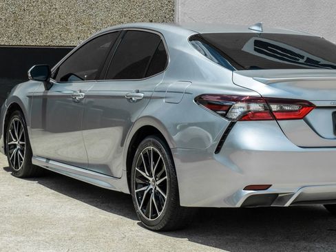 Used 2023 Toyota Camry SE FWD image 12