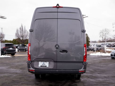 Used 2022 Mercedes-Benz Sprinter 4500 image 4