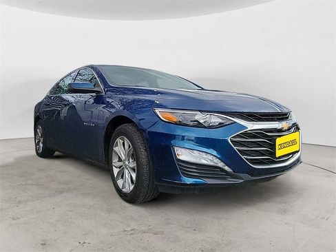 Used 2019 Chevrolet Malibu LT w/ Driver Confidence Package II image 4