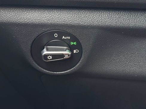 Used 2024 Volkswagen Jetta SE image 20