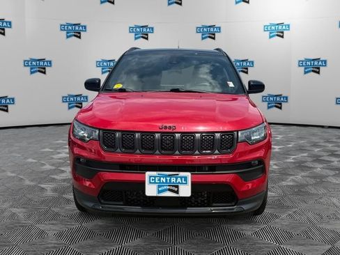 Used 2023 Jeep Compass Latitude w/ Sun and Sound Group AWD/4WD image 9