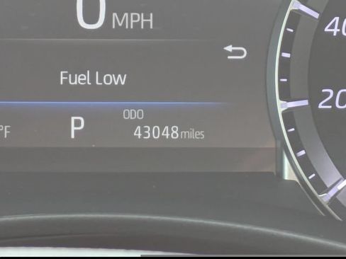 Used 2024 Toyota Highlander XLE FWD image 43