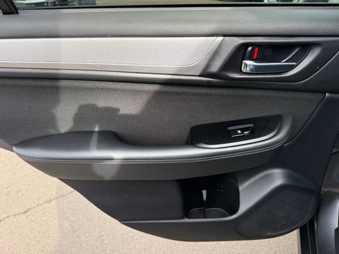Used 2019 Subaru Outback 2.5i Premium AWD/4WD image 16