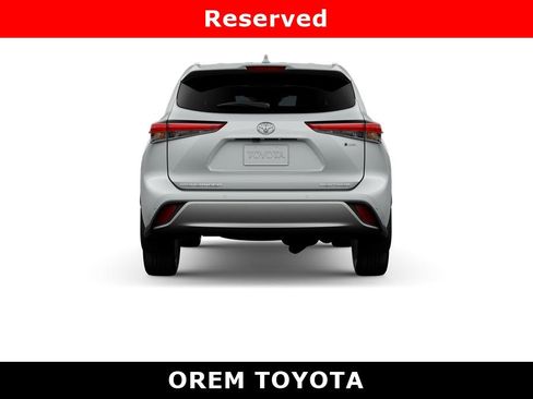 New 2026 Toyota Highlander Platinum image 8