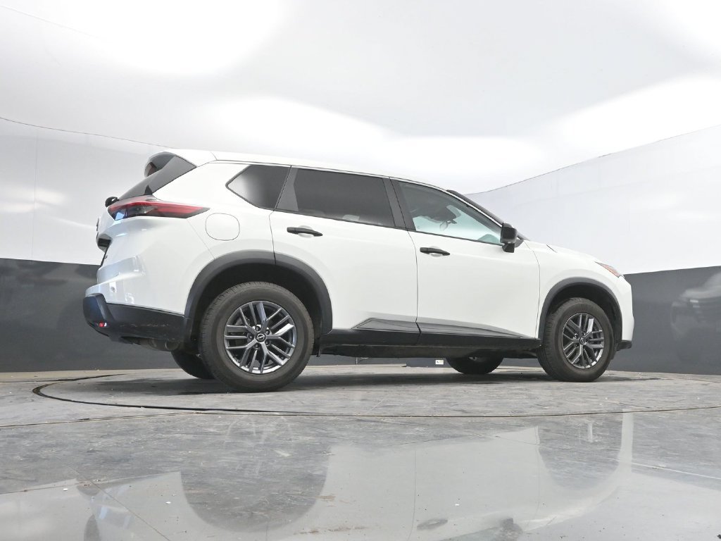 Used 2024 Nissan Rogue S AWD/4WD image 38